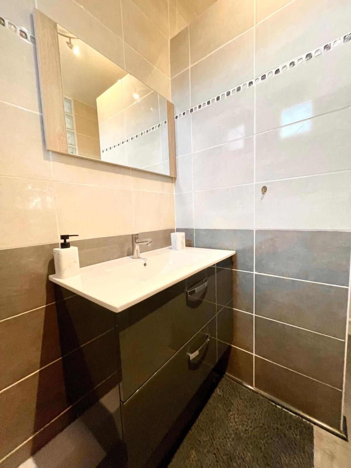 Ecrin Historique D 'amiens Charme & Comfort Appartement *